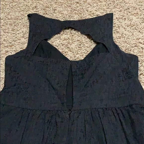 Black dress - Picture 4 of 4